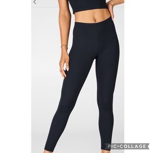 Fabletics NWT High Waisted Ultra Luxe Ruffled Leggings Small